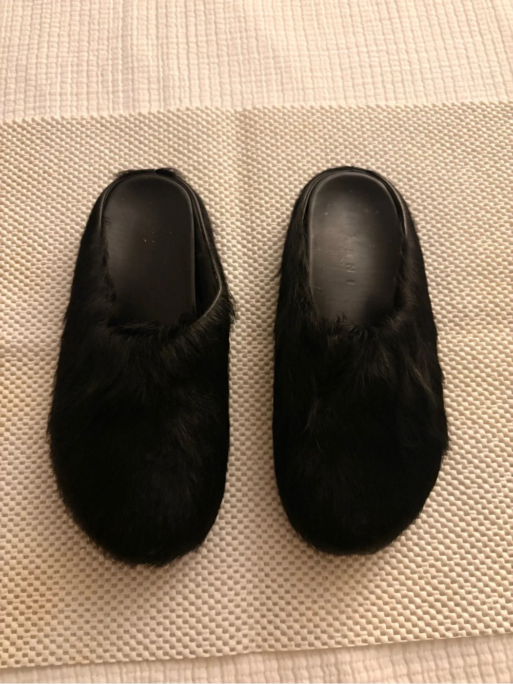 Marni Black Long Hair Calfskin Fussbett Sabot / Mules